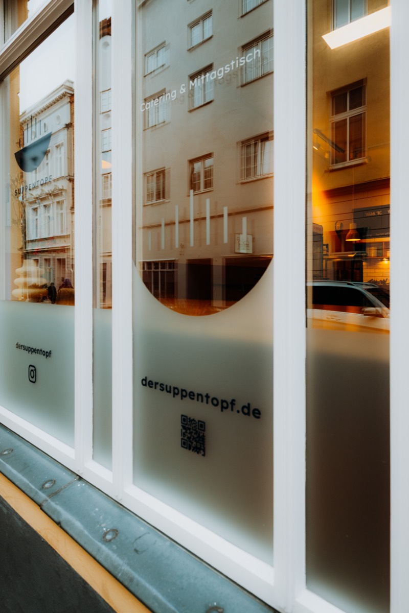 Schaufenster des Suppentopfs in der Fleischhauerstraße 36 in der Lübecker Altstadt
